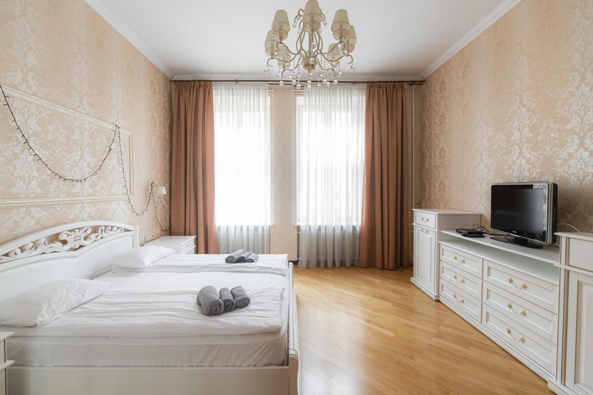 Apartments Justlvivit At The Rynok Square Экстерьер фото