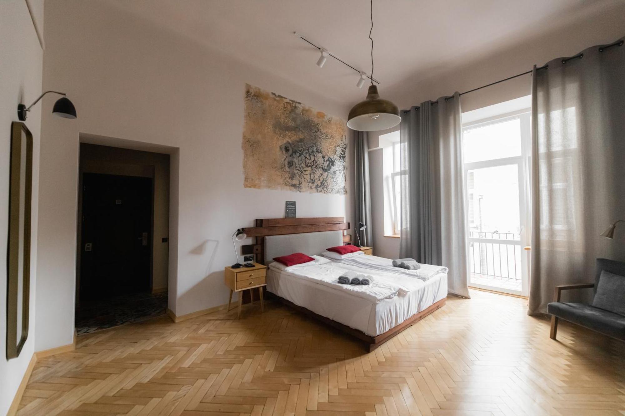 Apartments Justlvivit At The Rynok Square Экстерьер фото